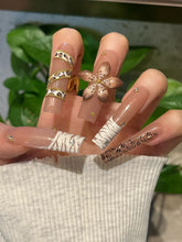 Load image into Gallery viewer, Exotic Charm(Copper Wire Flower Luxury Style)